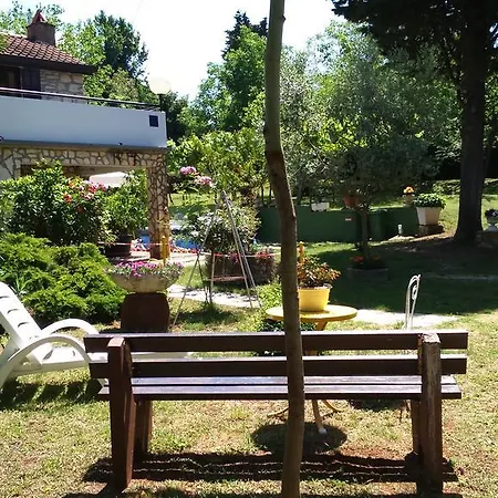 Apartment Rale